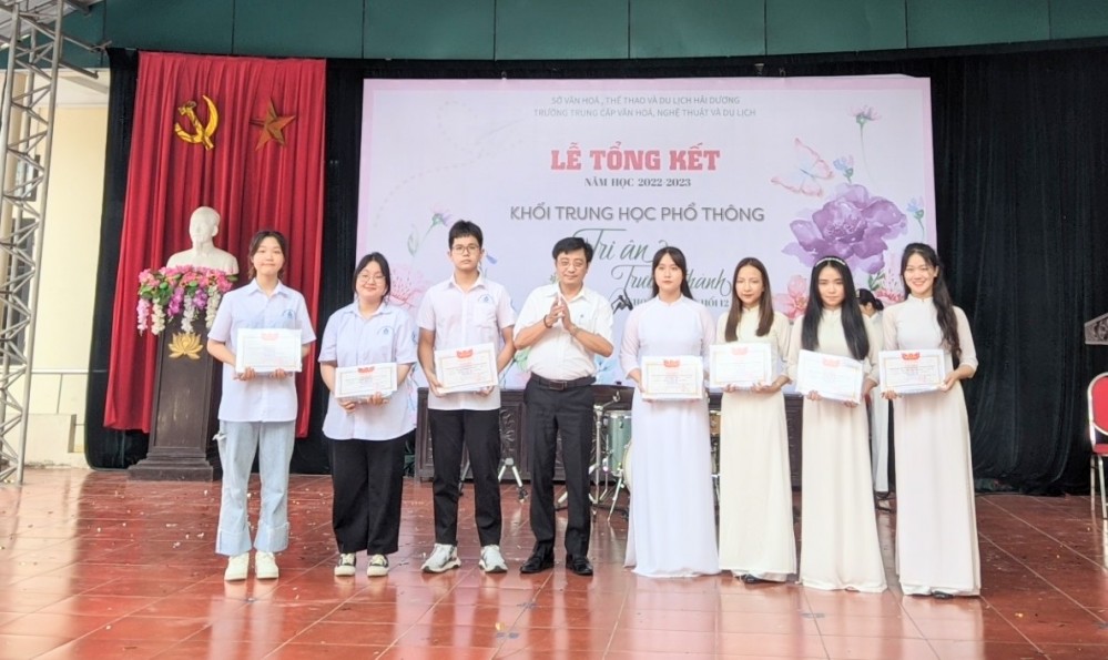 Lễ tổng kết năm học 2022 - 2023, tri ân và trưởng thành cho học sinh khối 12