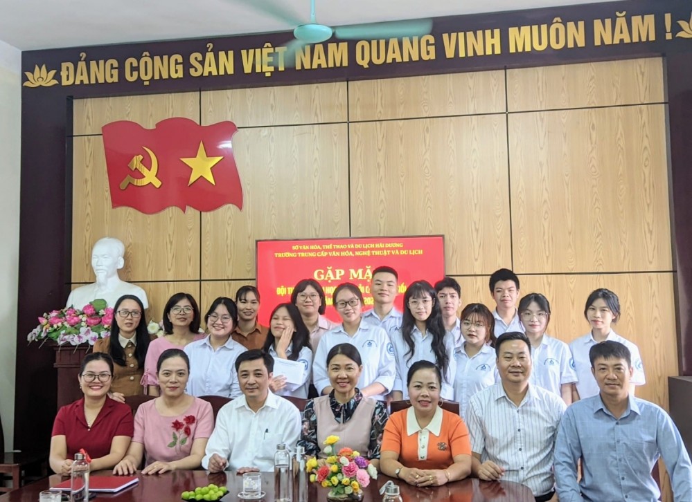 Gặp mặt đội tuyển dự thi Kì thi học sinh giỏi cấp tỉnh khối GDTX