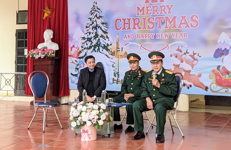 Giao lưu với cựu chiến binh nhân kỷ niệm 79 năm ngày thành lập Quân đội Nhân dân Việt Nam