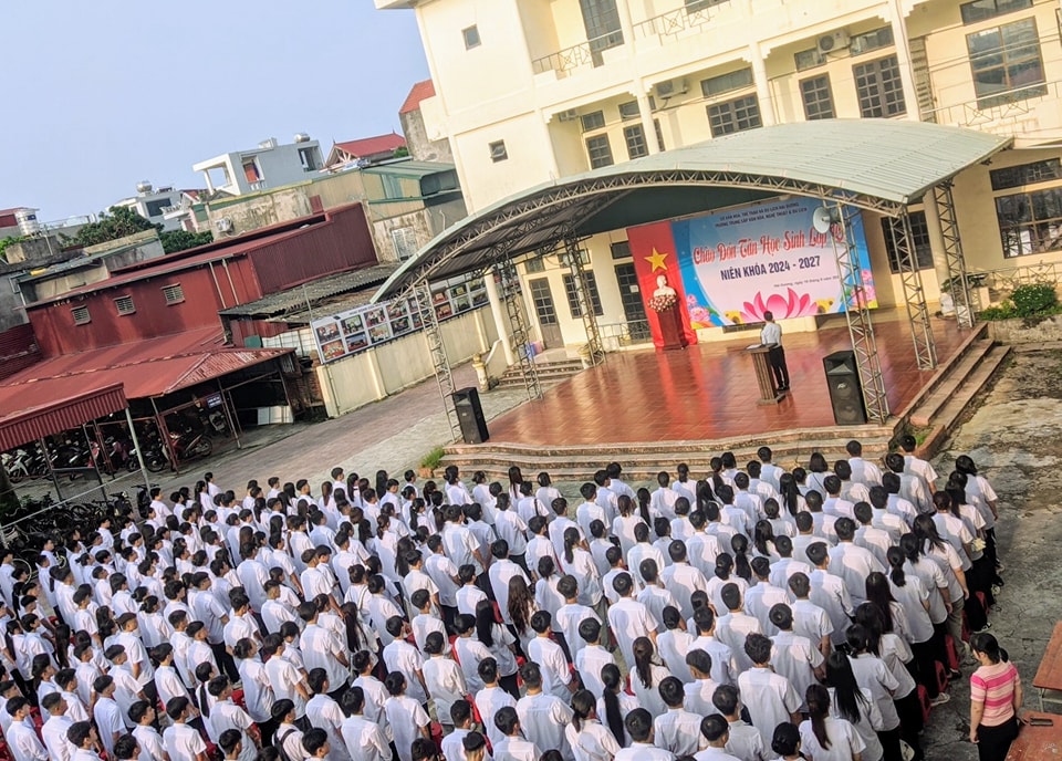 Chào đón tân học sinh lớp 10 niên khóa 2024 - 2027