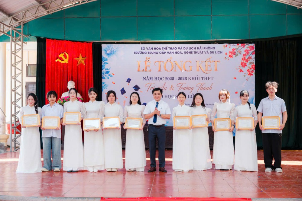 Lễ tổng kết năm học 2025 - 2026 khối THPT và Lễ tri ân, trưởng thành dành cho học sinh khối 12