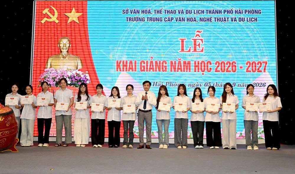 Trường Trung cấp Văn hóa Nghệ thuật và Du lịch Hải Phòng khai giảng năm học mới