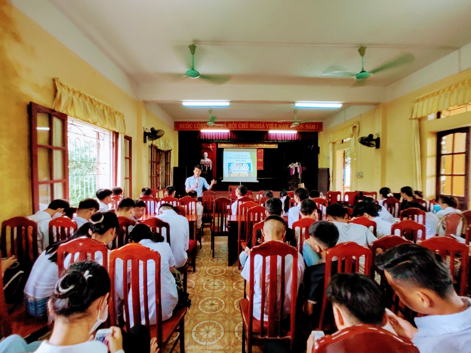 Giờ học về an ninh trật tự