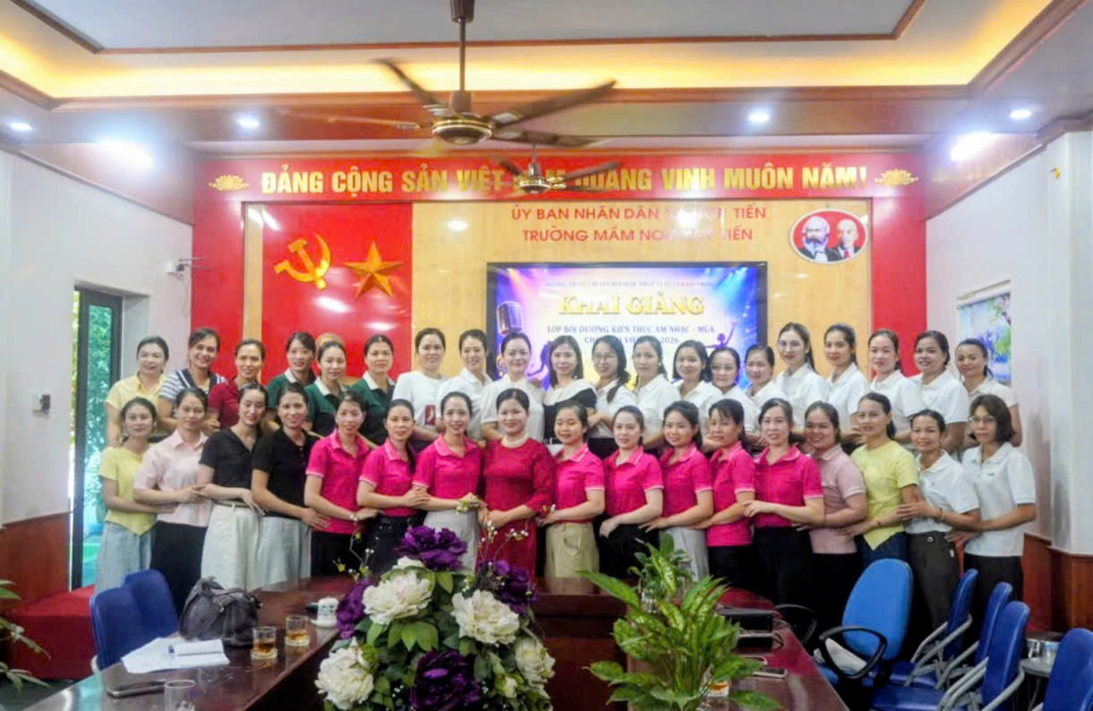 Khai giảng Lớp bồi dưỡng kiến thức Âm nhạc - Múa dành cho giáo viên mầm non